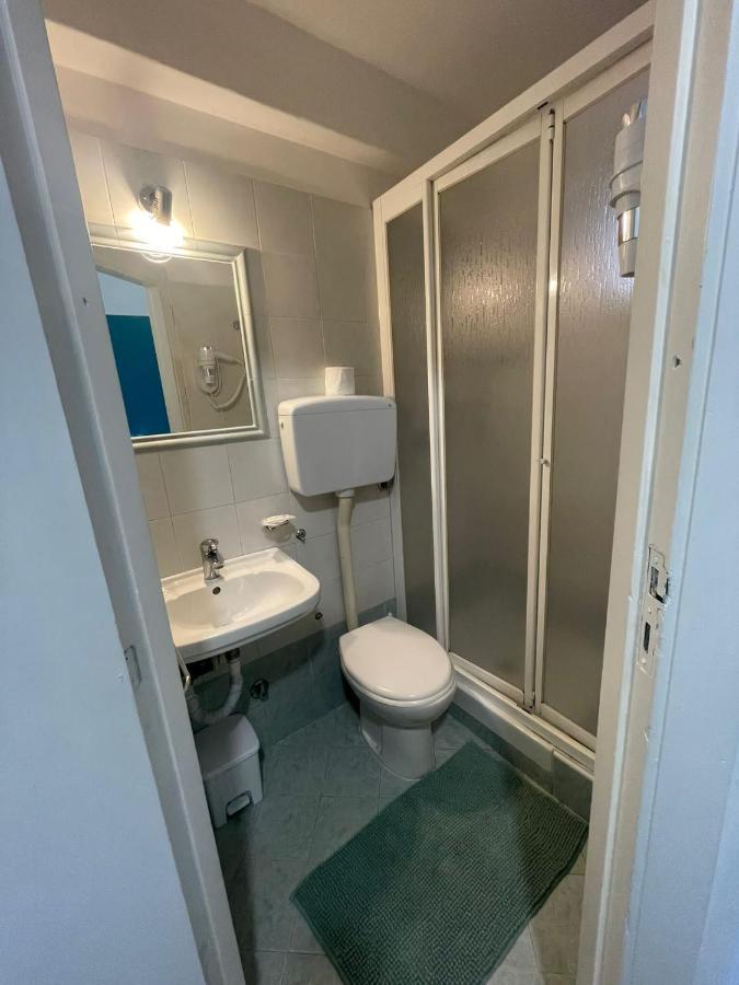 Double Room Private Bathroom