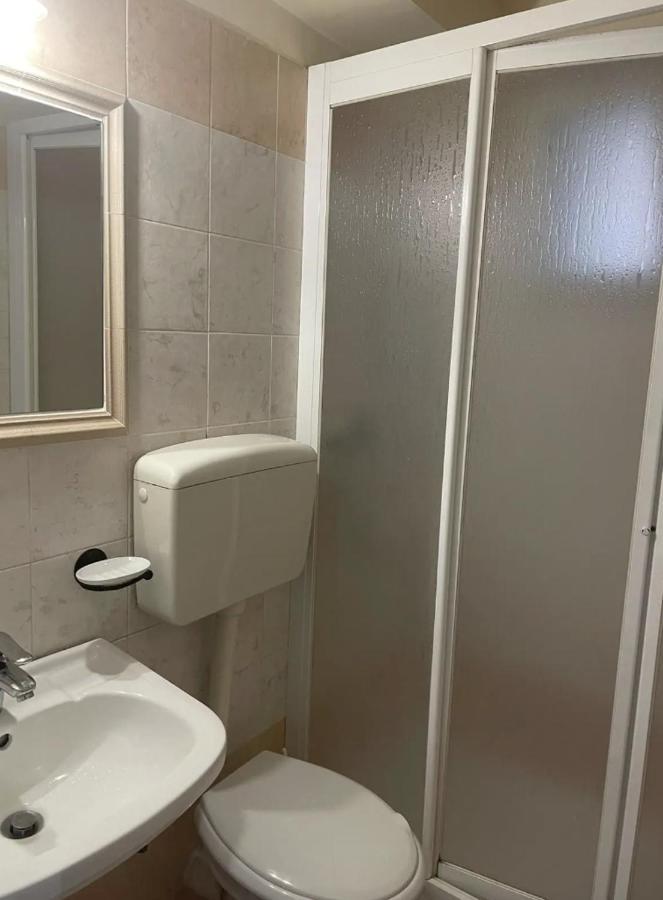 Double Room Private Bathroom