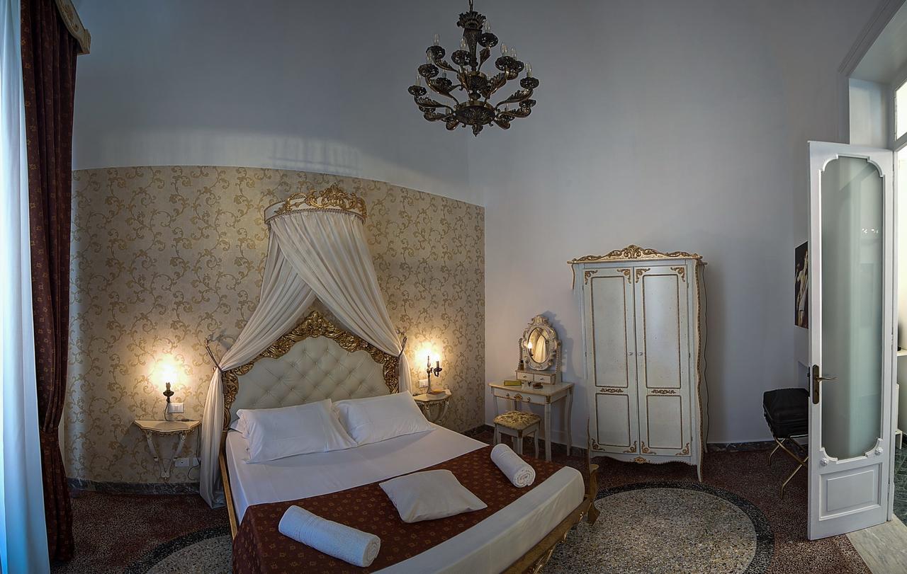 Deluxe Queen Suite