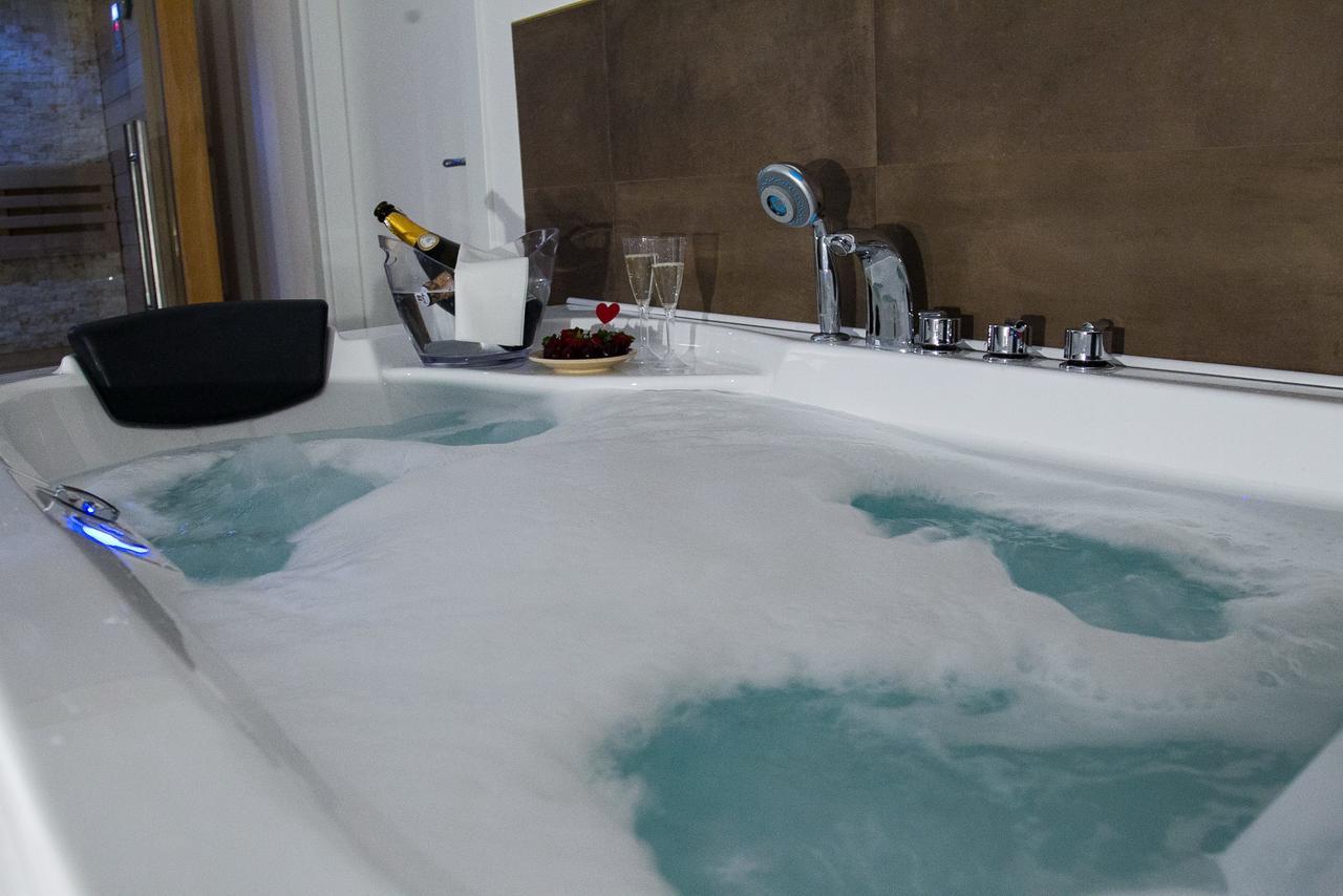 King Room Spa Bath