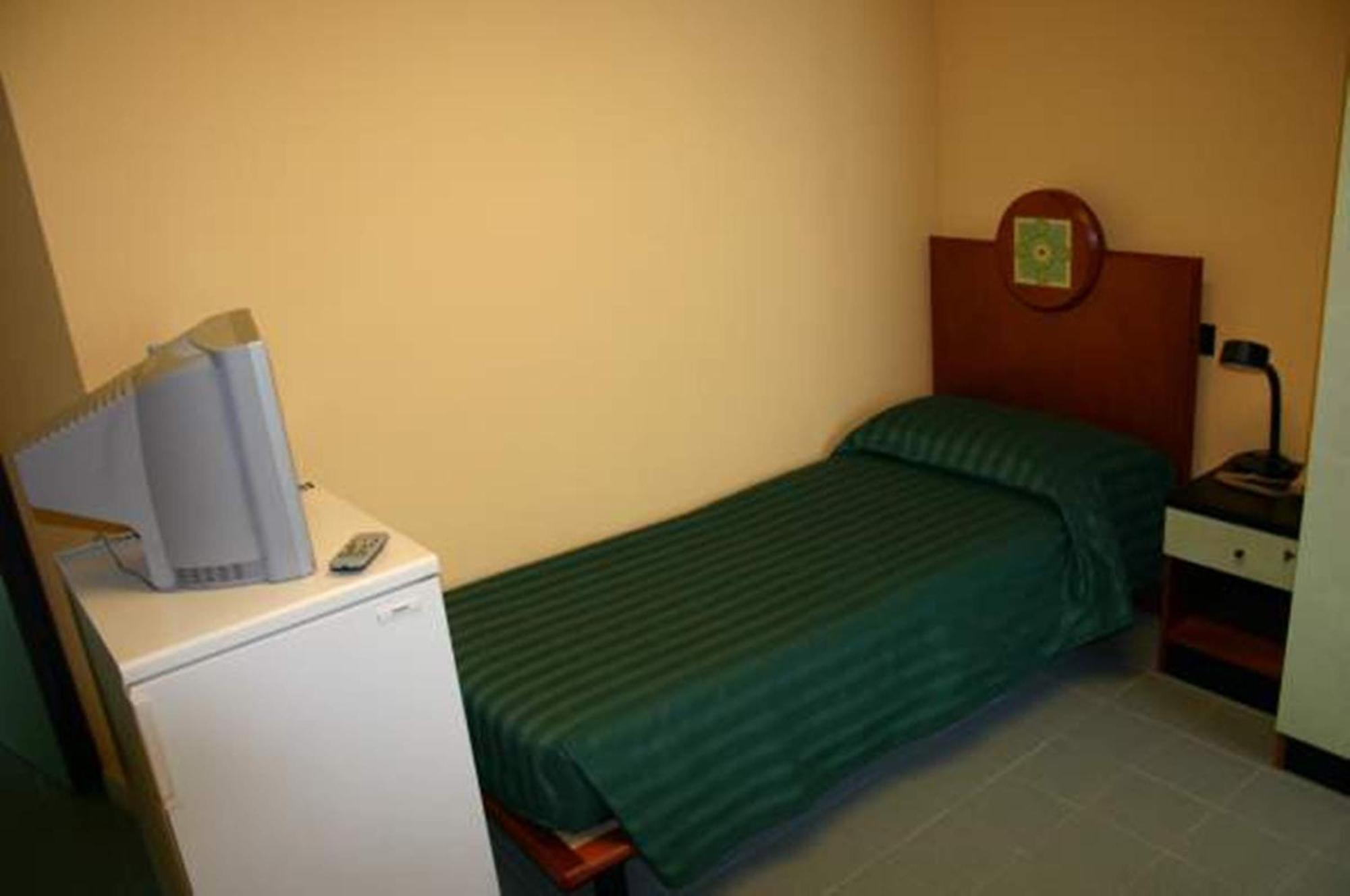 Economy Single Room,1588038333:JPEG