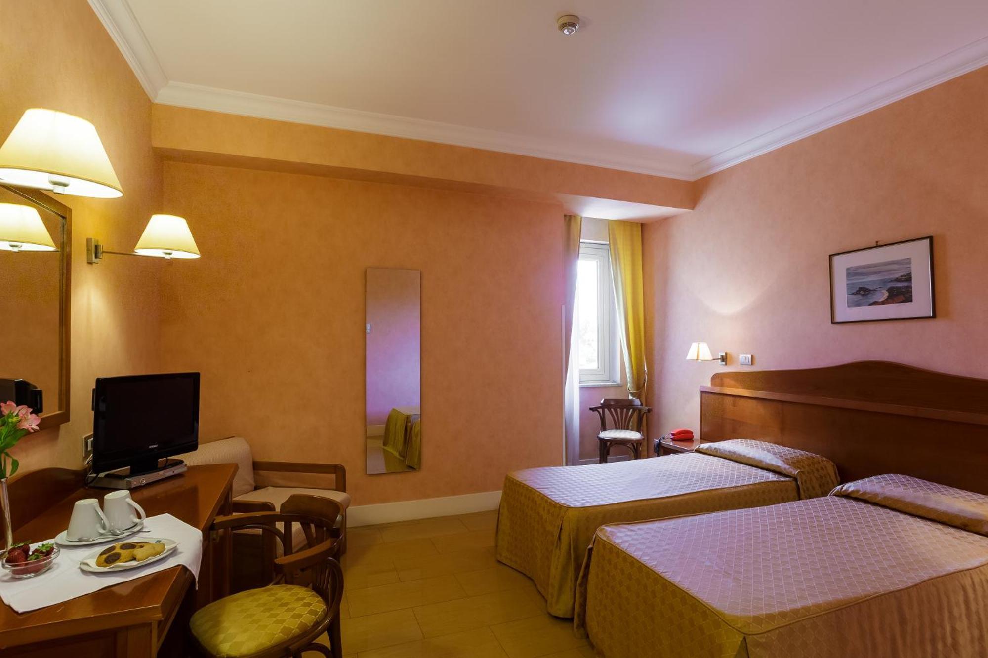 Economy Triple Room