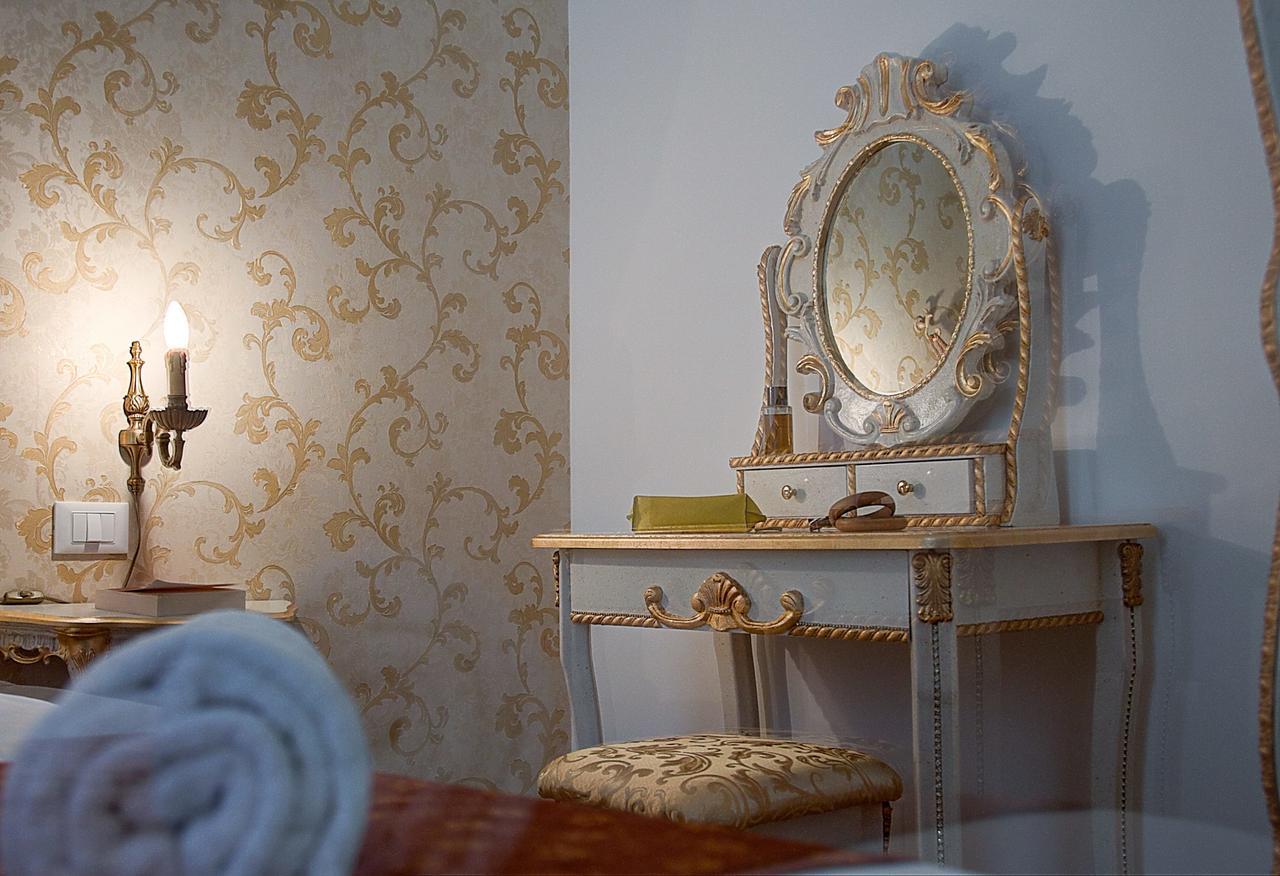 Deluxe Queen Suite