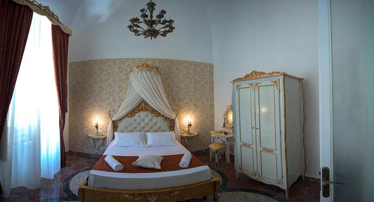 Deluxe Queen Suite