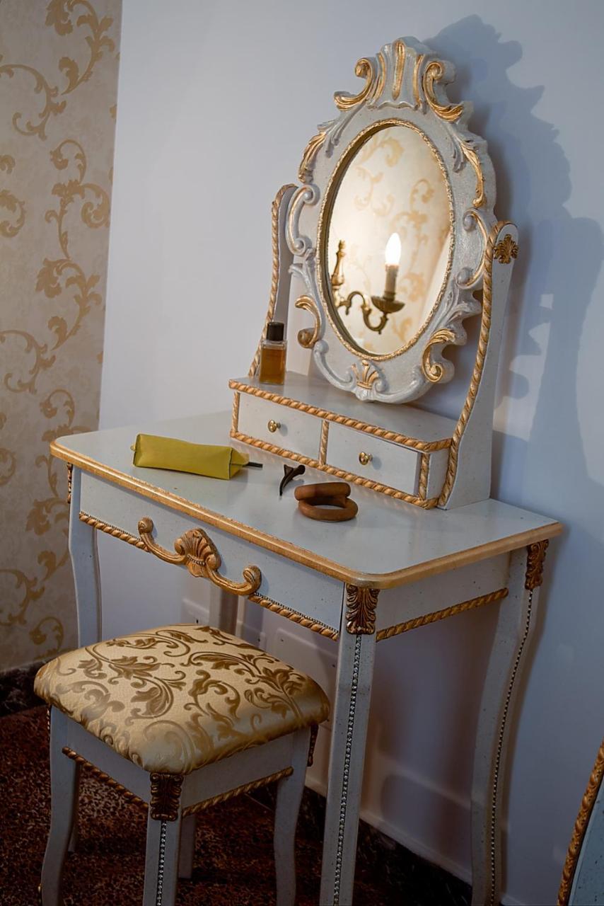 Deluxe Queen Suite