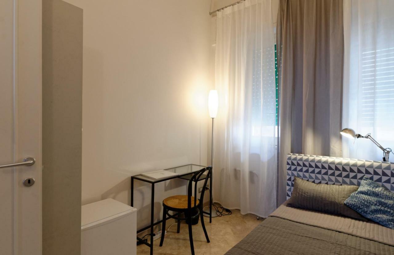 Single Room with Private External Bathroom,811725492:JPEG