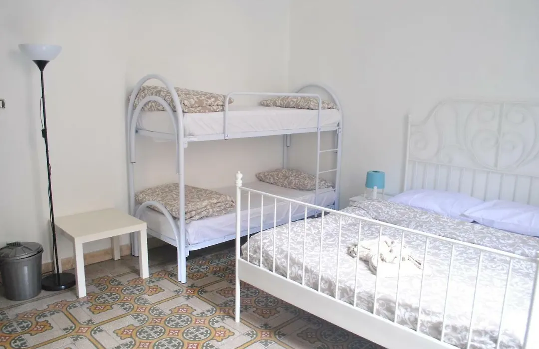 Sunrise Hostel & Rooms-1