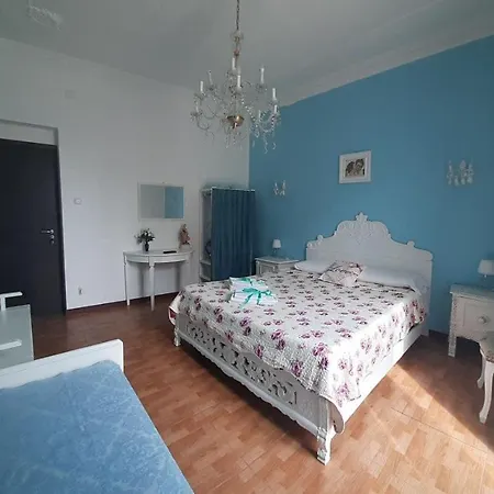 Affitta Camere Al Castello-3