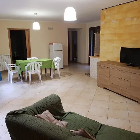 Villa Aurora Per Vacanze-3